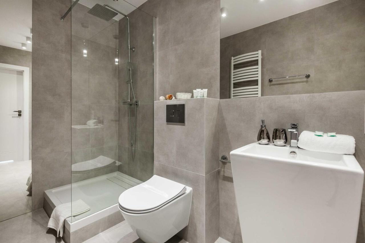 Pier By Oneapartments Apartment